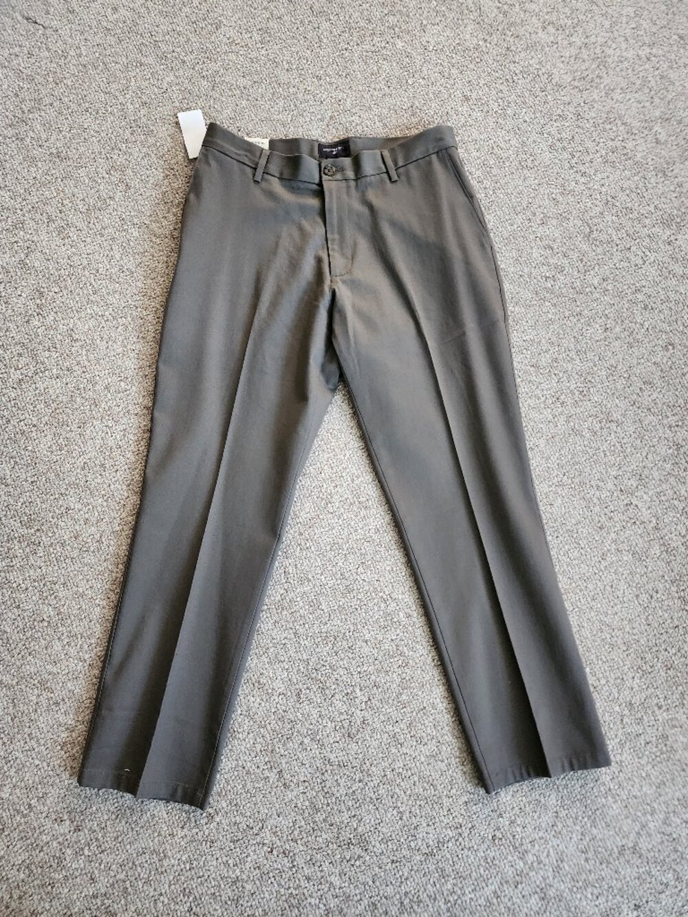 NWT Dockers Men's The Best Pressed Athletic Khaki Pants Size W32 L30